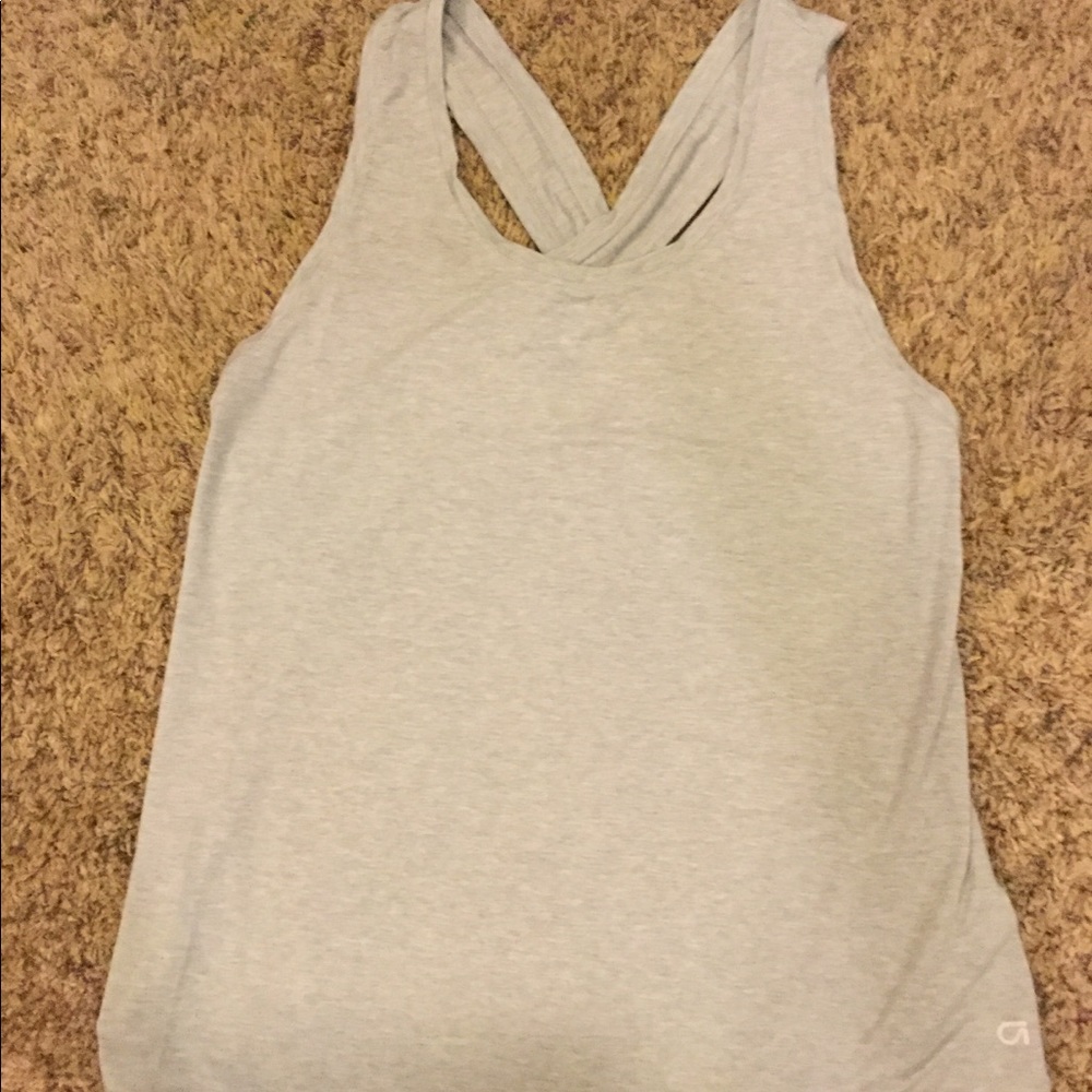 Gap crosses back tank
